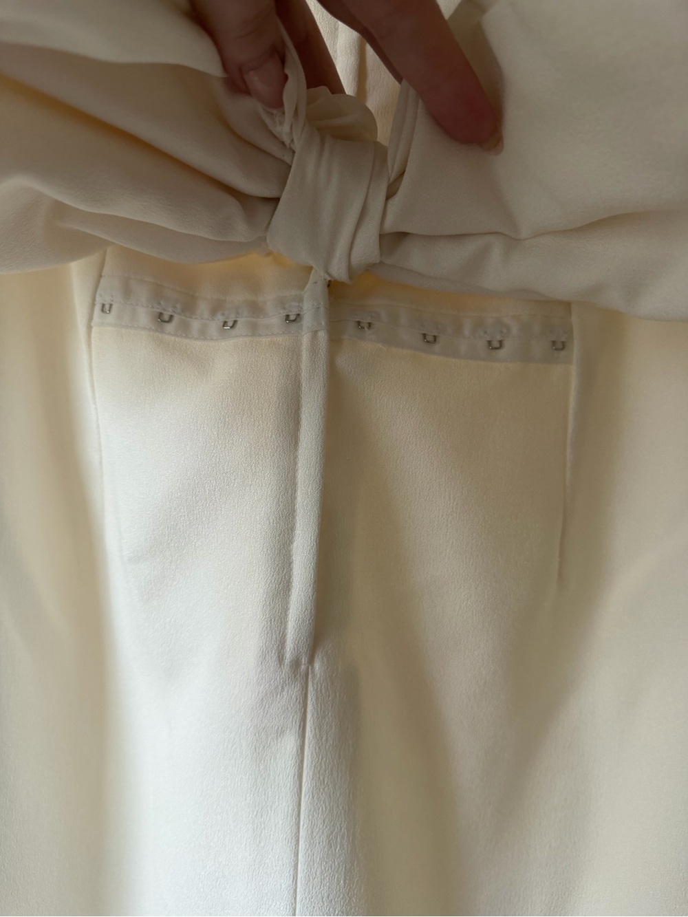 Vintage Off-Shoulder Ivory Bridal Gown with Draped Bow Back - Picture 13 of 16